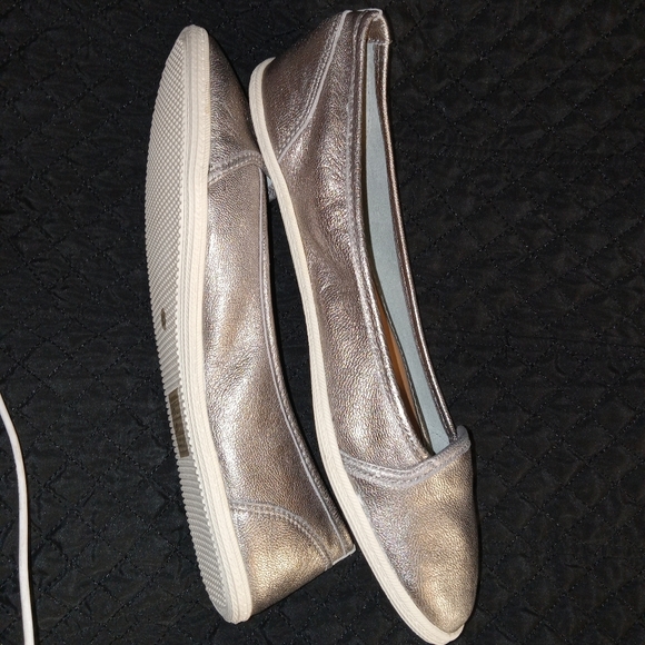 Dolce Vita Silver Solaman Suede Flats sz 9.5 - Picture 11 of 11